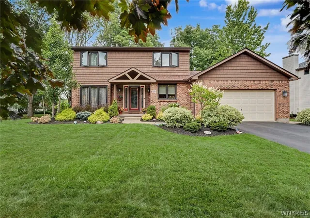 Photo 1 of Sale Pending at 69 Old Orchard Ln, Orchard Park, NY 14127 | MLS# B1702195 | Listing updated on 2026-08-18
