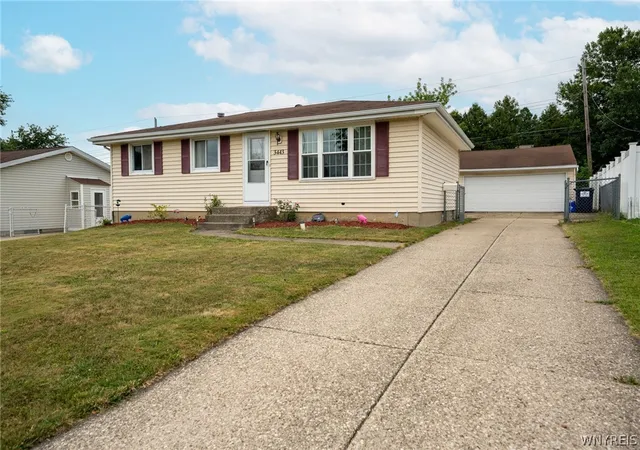 Photo 2 of Sale Pending at 3443 Bethford Dr, Buffalo, NY 14219 | MLS# B1699025 | Listing updated on 2026-08-14