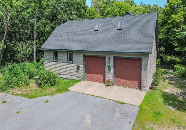 Photo 3 of Single family home for sale at 38047 Windward, Clayton, NY 13624 | MLS# S1703375 | Listing updated on 2026-09-01