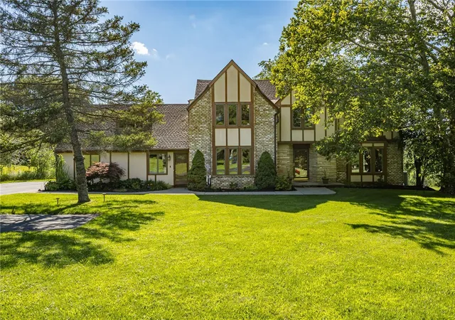 Photo 1 of Sale Pending at 237 W Bloomfield Rd, Pittsford, NY 14534 | MLS# R1703717 | Listing updated on 2026-09-02