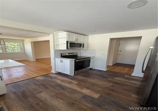 Photo 3 of Sale Pending at 113 Argyle Ave, Buffalo, NY 14226 | MLS# B1703354 | Listing updated on 2026-08-21