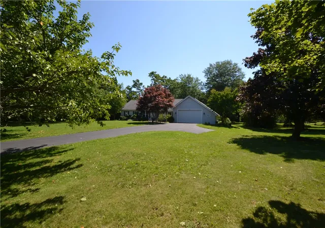 Photo 2 of Sale Pending at 127 Galvin Ct, Farmington, NY 14425 | MLS# R1703792 | Listing updated on 2026-08-13