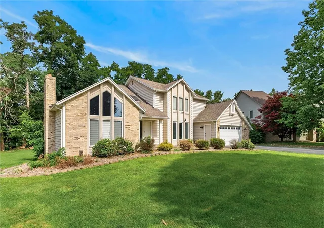 Photo 3 of Sale Pending at 42 Pointe Vintage Dr, Rochester, NY 14626 | MLS# R1703653 | Listing updated on 2026-09-08