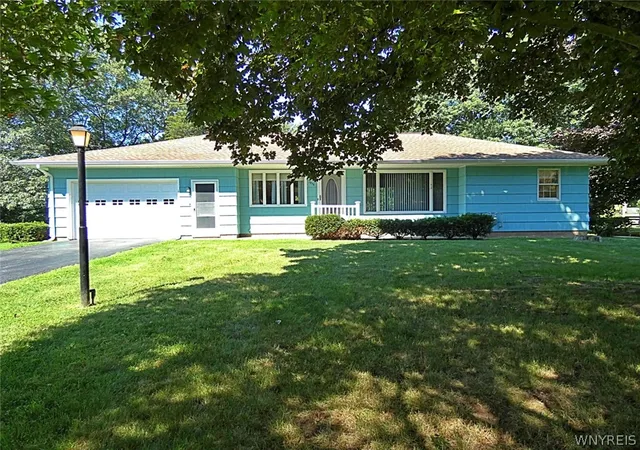 Photo 3 of Sale Pending at 1976 Creekside Dr, Burt, NY 14028 | MLS# B1703690 | Listing updated on 2026-08-18
