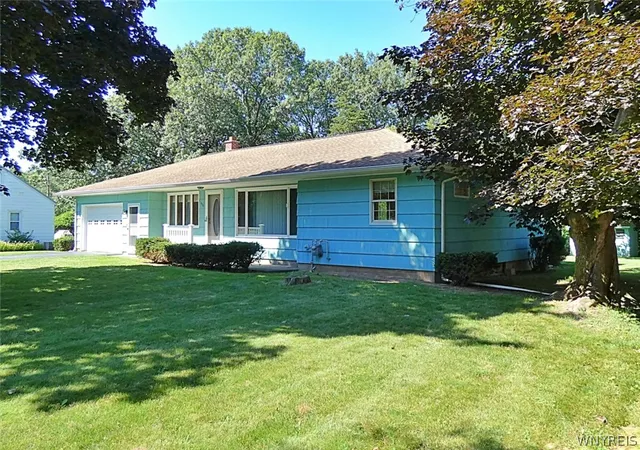 Photo 4 of Sale Pending at 1976 Creekside Dr, Burt, NY 14028 | MLS# B1703690 | Listing updated on 2026-08-18