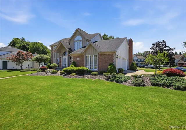 Photo 2 of Sale Pending at 5680 Kippen Dr, East Amherst, NY 14051 | MLS# B1703746 | Listing updated on 2026-08-27