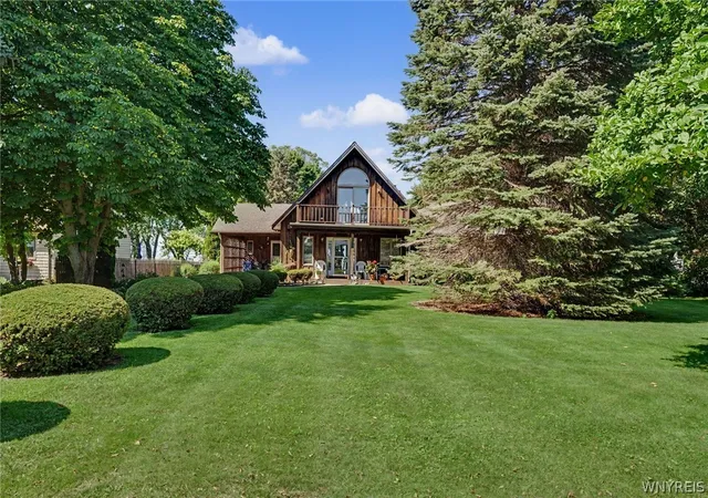 Photo 3 of Sale Pending at 4759 E Lake Rd, Burt, NY 14028 | MLS# B1703387 | Listing updated on 2026-08-28