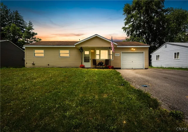 Photo 1 of Sale Pending at 7939 Rinaldo Blvd E, Bridgeport, NY 13030 | MLS# S1703963 | Listing updated on 2026-09-01