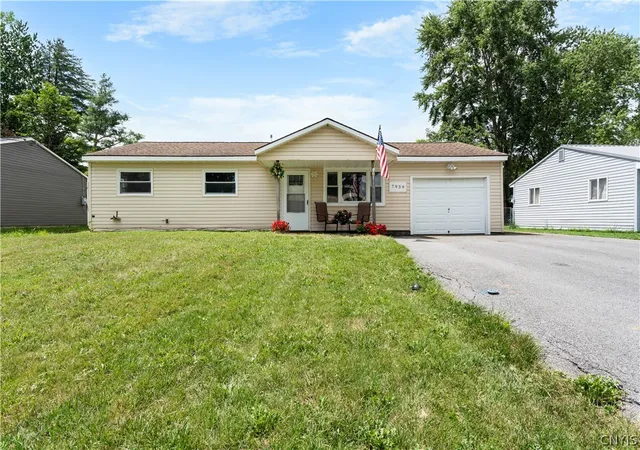 Photo 2 of Sale Pending at 7939 Rinaldo Blvd E, Bridgeport, NY 13030 | MLS# S1703963 | Listing updated on 2026-09-01