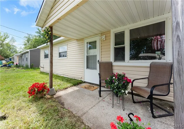 Photo 3 of Sale Pending at 7939 Rinaldo Blvd E, Bridgeport, NY 13030 | MLS# S1703963 | Listing updated on 2026-09-01