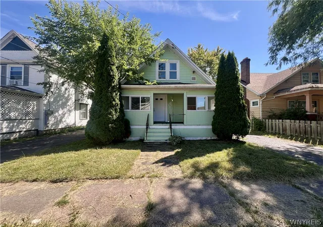 Photo 1 of Single family home for sale at 1611 Linwood Ave, Niagara Falls, NY 14305 | MLS# B1703842 | Listing updated on 2026-08-04