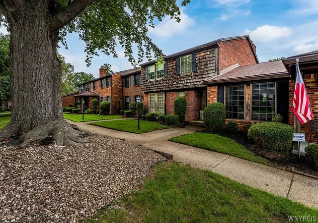 Photo 1 of Sale Pending at 255 Wedgewood Dr, Williamsville, NY 14221 | MLS# B1703925 | Listing updated on 2026-09-11