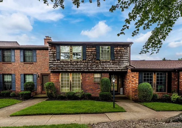 Photo 2 of Sale Pending at 255 Wedgewood Dr, Williamsville, NY 14221 | MLS# B1703925 | Listing updated on 2026-09-11
