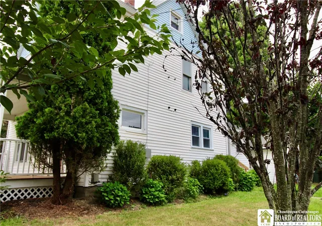 Photo 3 of Single family home for sale at 71 Linwood Ave, Jamestown, NY 14701 | MLS# R1703905 | Listing updated on 2026-08-27