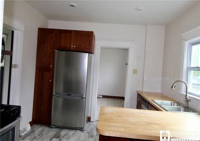 Photo 4 of Single family home for sale at 71 Linwood Ave, Jamestown, NY 14701 | MLS# R1703905 | Listing updated on 2026-08-27