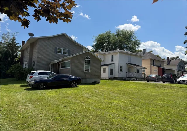 Photo 3 of Sale Pending at 49 Park Ave, Auburn, NY 13021 | MLS# R1662209 | Listing updated on 2026-09-06
