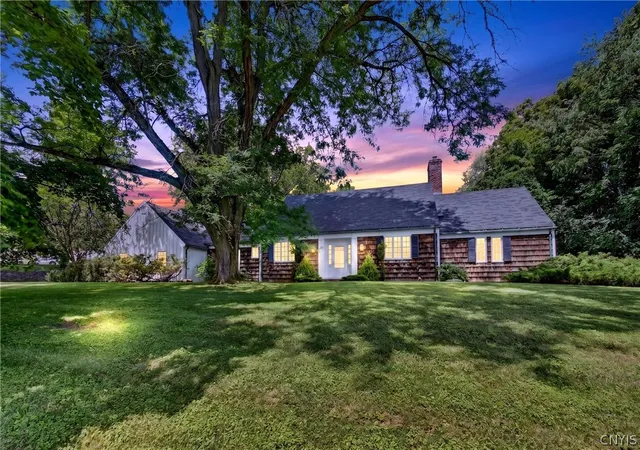 Photo 3 of Sale Pending at 6981 Colonial Dr, Fayetteville, NY 13066 | MLS# S1703121 | Listing updated on 2026-08-07