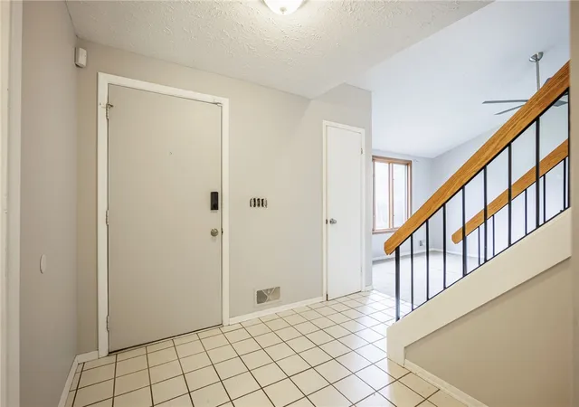 Photo 3 of Sale Pending at 1010 Maiden Ln, Rochester, NY 14615 | MLS# R1703985 | Listing updated on 2026-09-10