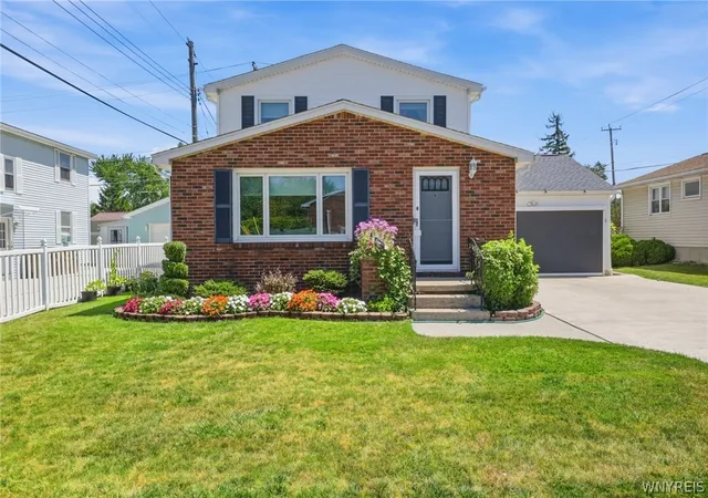 Photo 2 of Sale Pending at 7 Jeffrey Dr, Depew, NY 14043 | MLS# B1703644 | Listing updated on 2026-08-19