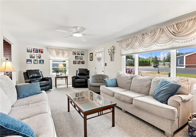Photo 3 of Sale Pending at 7 Jeffrey Dr, Depew, NY 14043 | MLS# B1703644 | Listing updated on 2026-08-19