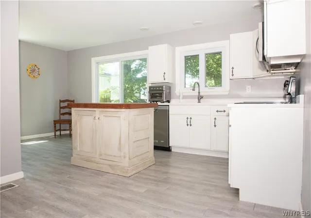 Photo 4 of Sale Pending at 4454 Central Ave, Gasport, NY 14067 | MLS# B1704076 | Listing updated on 2026-08-11