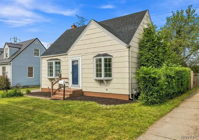 Photo 3 of Sale Pending at 67 Elaine Ct, Buffalo, NY 14225 | MLS# B1704033 | Listing updated on 2026-08-13