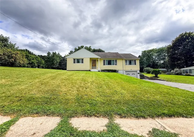 Photo 3 of Single family home for sale at 136 Perrine St, Auburn, NY 13021 | MLS# R1698776 | Listing updated on 2026-09-12