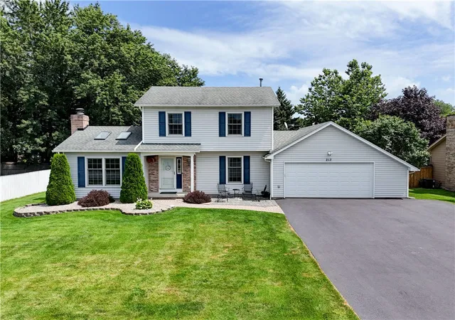 Photo 2 of Sale Pending at 213 Talon Run, Rochester, NY 14612 | MLS# R1704124 | Listing updated on 2026-08-16