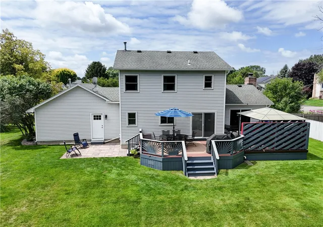 Photo 3 of Sale Pending at 213 Talon Run, Rochester, NY 14612 | MLS# R1704124 | Listing updated on 2026-08-16