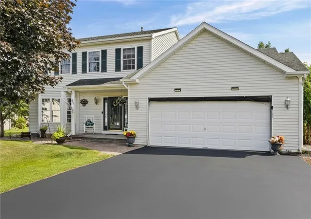 Photo 2 of Sale Pending at 268 Jonquil Ln, Rochester, NY 14612 | MLS# R1703132 | Listing updated on 2026-08-16