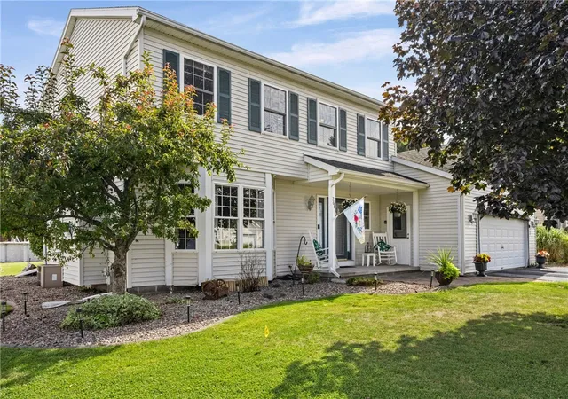 Photo 3 of Sale Pending at 268 Jonquil Ln, Rochester, NY 14612 | MLS# R1703132 | Listing updated on 2026-08-16