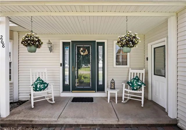 Photo 3 of Sale Pending at 268 Jonquil Ln, Rochester, NY 14612 | MLS# R1703132 | Listing updated on 2026-08-16