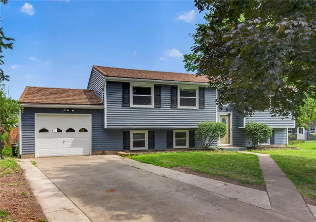 Photo 2 of Sale Pending at 28 Downs Meadow Ct, Hamlin, NY 14464 | MLS# R1704111 | Listing updated on 2026-08-20