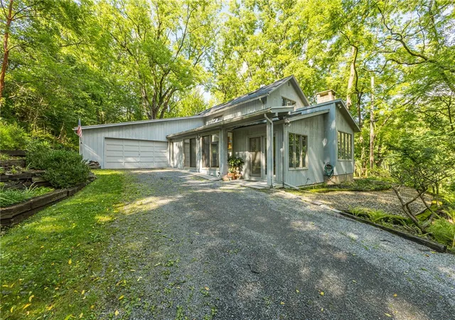 Photo 4 of Sale Pending at 647 Thayer Rd, Fairport, NY 14450 | MLS# R1702114 | Listing updated on 2026-09-03