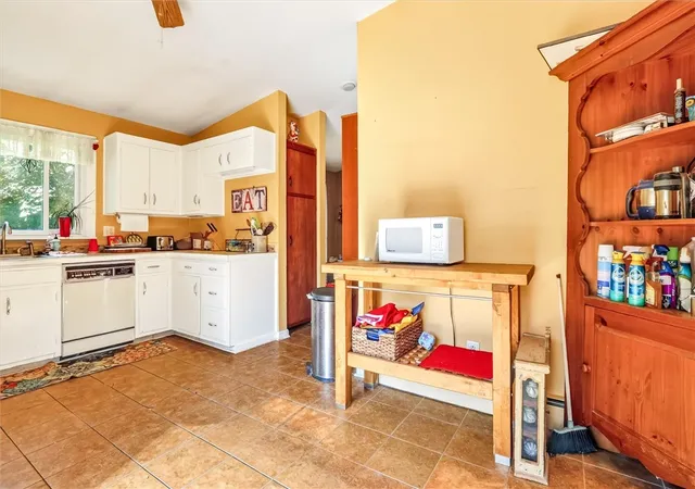 Photo 4 of Sale Pending at 379 High St Ext, Fairport, NY 14450 | MLS# R1703267 | Listing updated on 2026-08-08