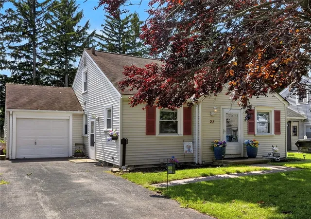 Photo 2 of Sale Pending at 27 Dewain St, Rochester, NY 14615 | MLS# R1701962 | Listing updated on 2026-09-10