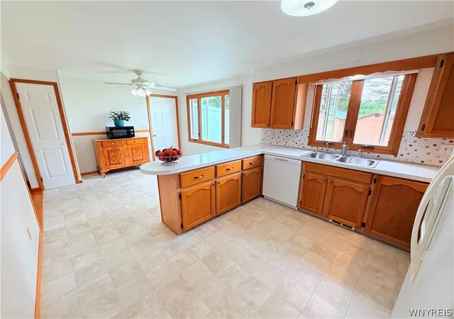 Photo 2 of Single family home for sale at 6410 Deanna Dr, Hamburg, NY 14075 | MLS# B1704139 | Listing updated on 2026-09-12