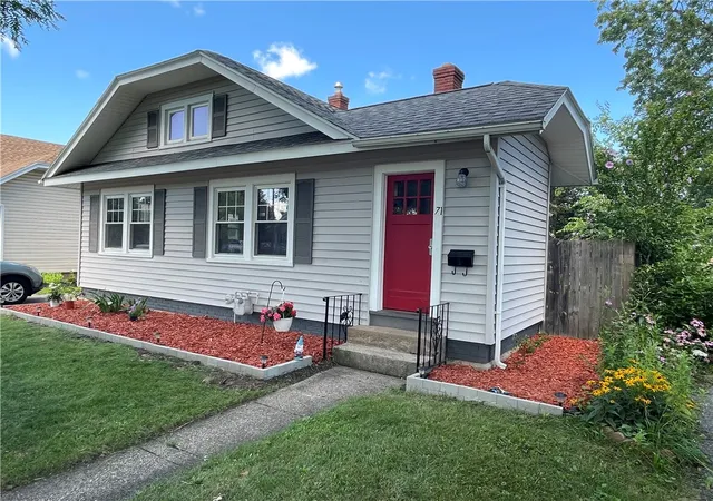 Photo 3 of Sale Pending at 71 Wendhurst Dr, Rochester, NY 14616 | MLS# R1703704 | Listing updated on 2026-08-24