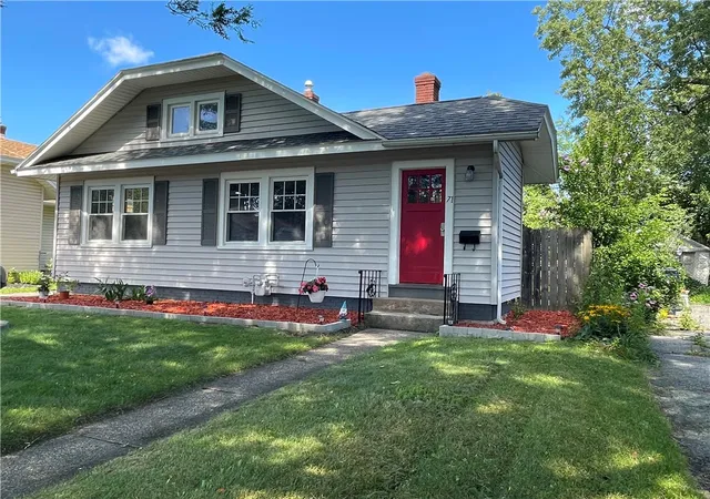 Photo 3 of Sale Pending at 71 Wendhurst Dr, Rochester, NY 14616 | MLS# R1703704 | Listing updated on 2026-08-24