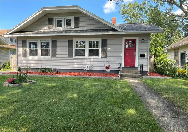 Photo 4 of Sale Pending at 71 Wendhurst Dr, Rochester, NY 14616 | MLS# R1703704 | Listing updated on 2026-08-24
