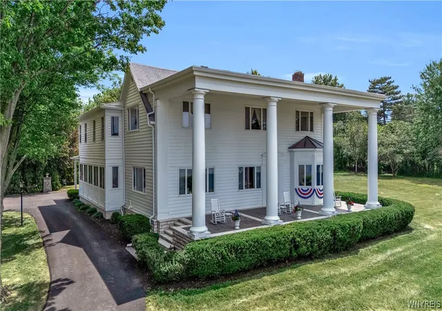 Photo 1 of Single family home for sale at 4261 Lake Shore Rd, Hamburg, NY 14075 | MLS# B1701901 | Listing updated on 2026-09-01