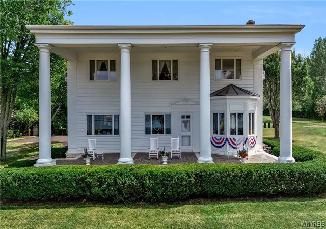 Photo 2 of Single family home for sale at 4261 Lake Shore Rd, Hamburg, NY 14075 | MLS# B1701901 | Listing updated on 2026-09-01