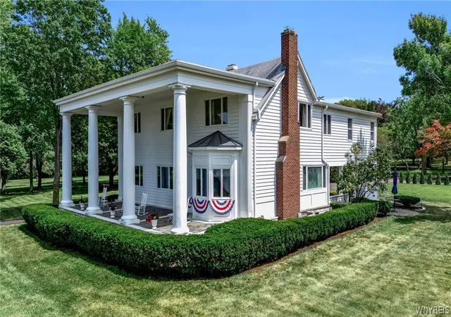 Photo 3 of Single family home for sale at 4261 Lake Shore Rd, Hamburg, NY 14075 | MLS# B1701901 | Listing updated on 2026-09-01