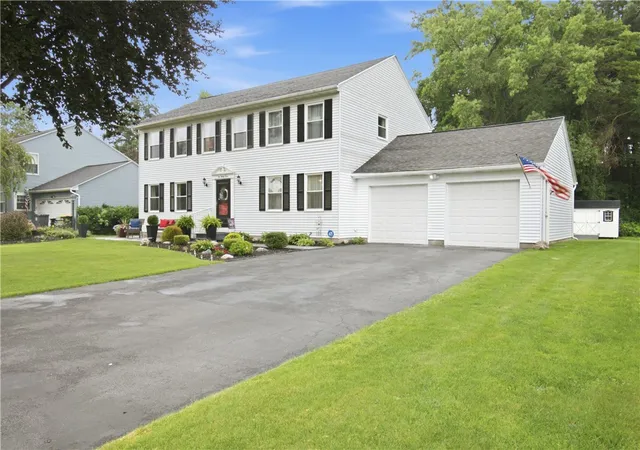 Photo 2 of Sale Pending at 233 Round Pond Ln, Rochester, NY 14626 | MLS# R1704011 | Listing updated on 2026-08-18