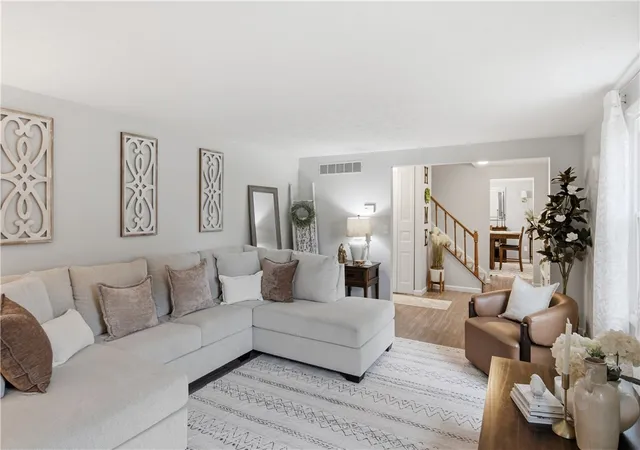 Photo 4 of Sale Pending at 233 Round Pond Ln, Rochester, NY 14626 | MLS# R1704011 | Listing updated on 2026-08-18