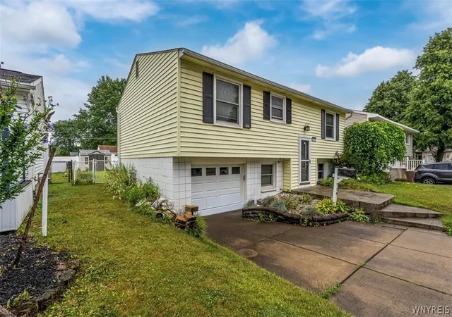 Photo 1 of Single family home for sale at 18 Lille Ln, Buffalo, NY 14227 | MLS# B1701333 | Listing updated on 2026-09-08
