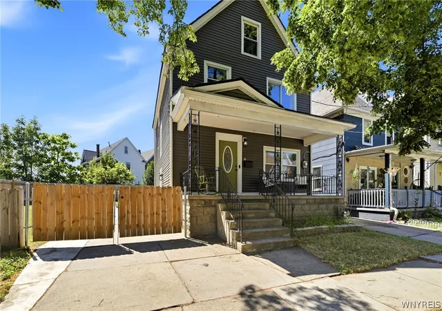 Photo 1 of Sale Pending at 39 Heward Ave, Buffalo, NY 14207 | MLS# B1704126 | Listing updated on 2026-08-14