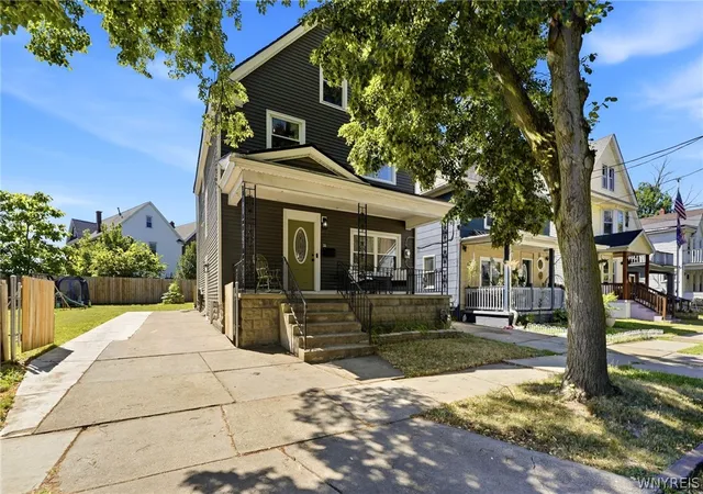 Photo 2 of Sale Pending at 39 Heward Ave, Buffalo, NY 14207 | MLS# B1704126 | Listing updated on 2026-08-14