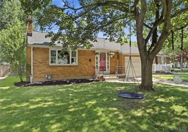 Photo 3 of Sale Pending at 106 Garland Dr, Buffalo, NY 14226 | MLS# B1703965 | Listing updated on 2026-08-07