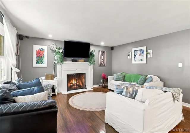 Photo 3 of Sale Pending at 106 Garland Dr, Buffalo, NY 14226 | MLS# B1703965 | Listing updated on 2026-08-07